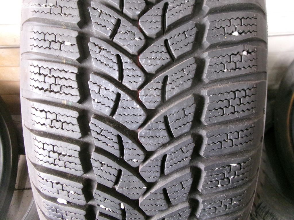 Zimní pneu FIRESTONE 205 60 16 č.14712