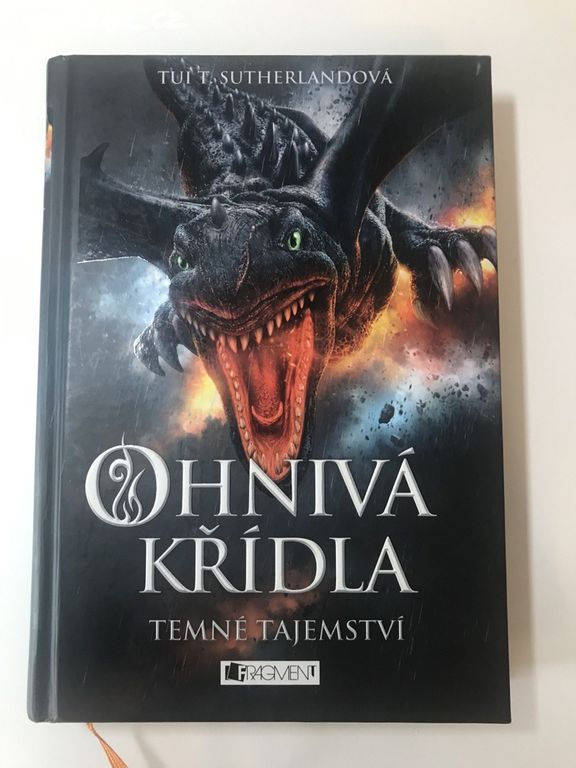 Ohnivá křídla 4 - Temné tajemství - Tui Sutherland