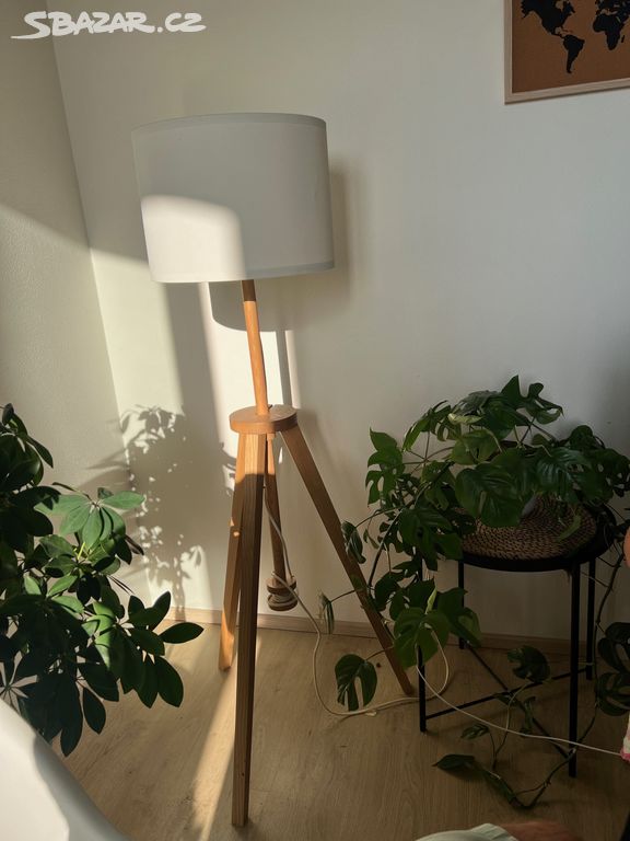 Stojací lampa IKEA LAUTERS - jasan/bílá.