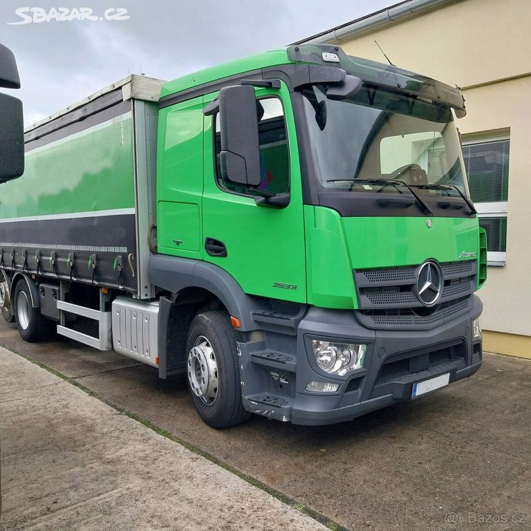 Nákladní vozidlo plachta Mercedes-Benz Actros 2533