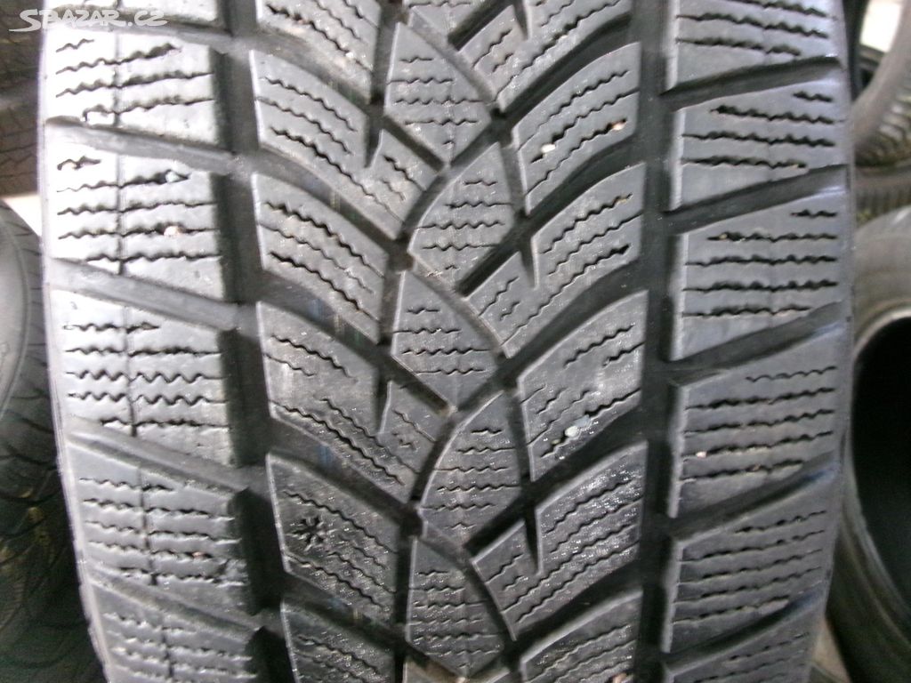 Zimní pneu GOODYEAR 225 60 17 č.14700