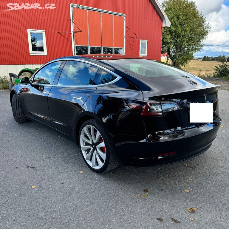 Tesla Long Range AWD Performance