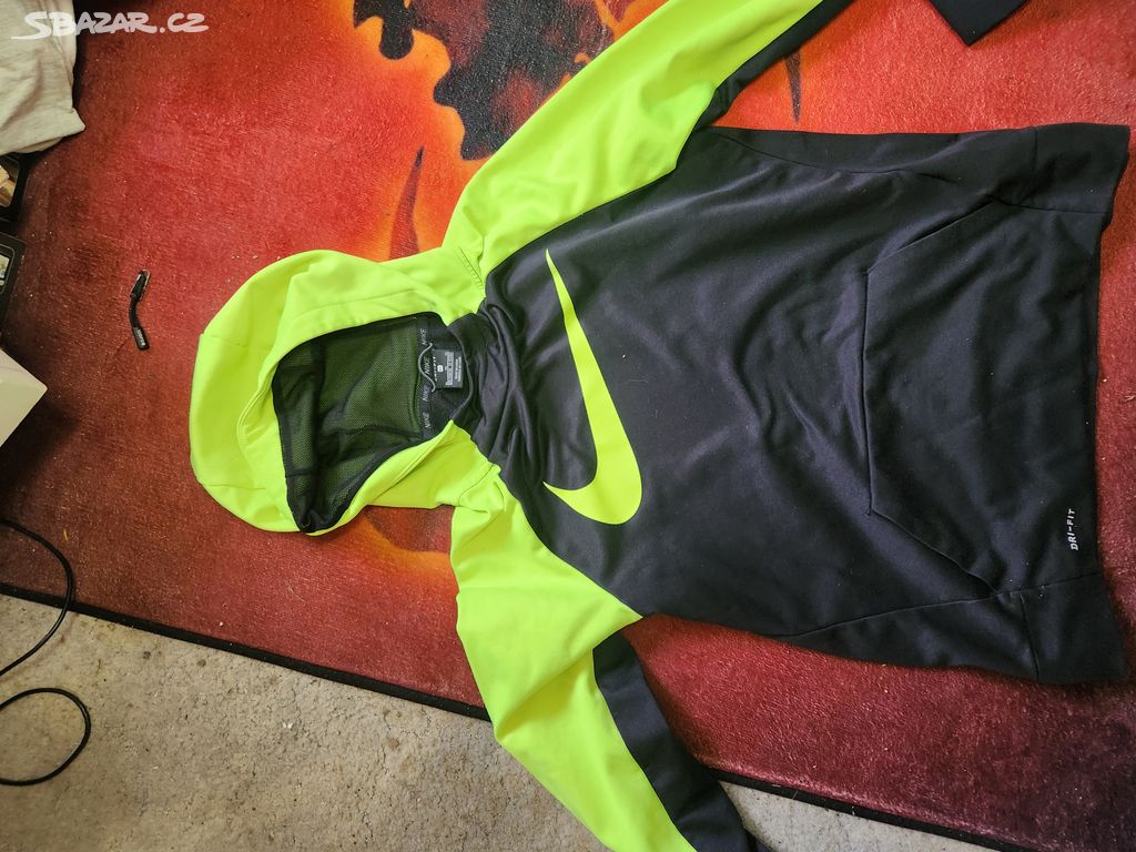 NIKE mikina vel. y XL (158-170 cm) nenošená stav