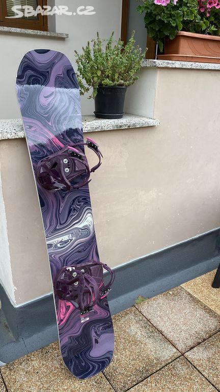 snowboard 146 cm s vázáním