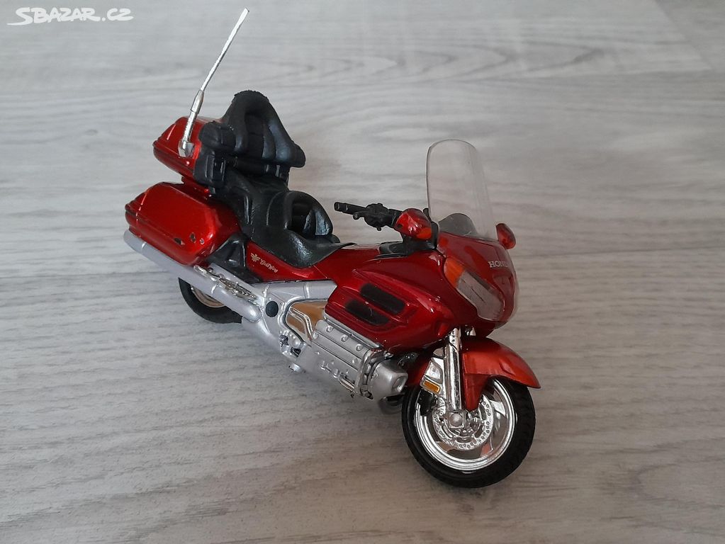 moto model Honda Gold Wing 1/18