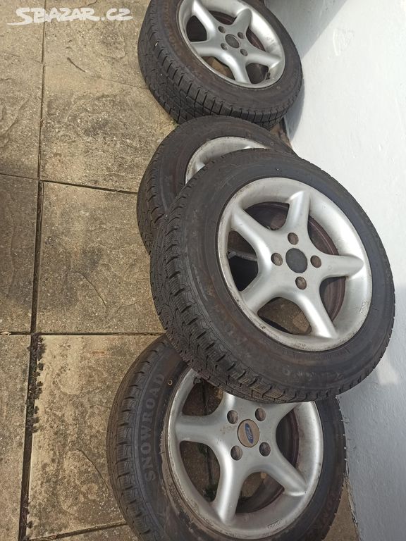 Zimní pneu s ALU disky 195/60 r 15