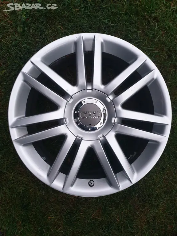 Audi A4  S4  Alu kola 17" 8E0601025AM  Originál