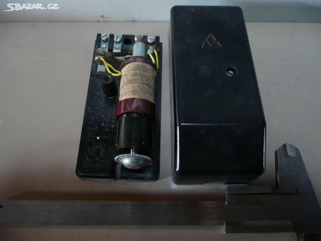 Samočinný schodišťový spínač typ SA 10, 24V/10A.