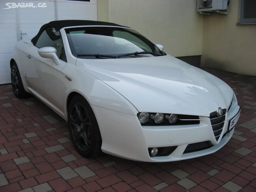 Alfa Romeo Spider 2.2i JTS 185PS Exclusive - fotka 3