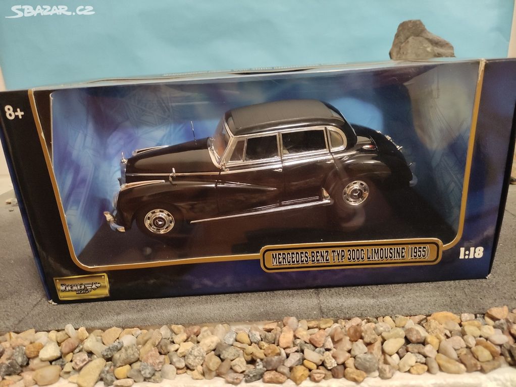 Prodám model 1:18 Mercedes Benz 300C limousine