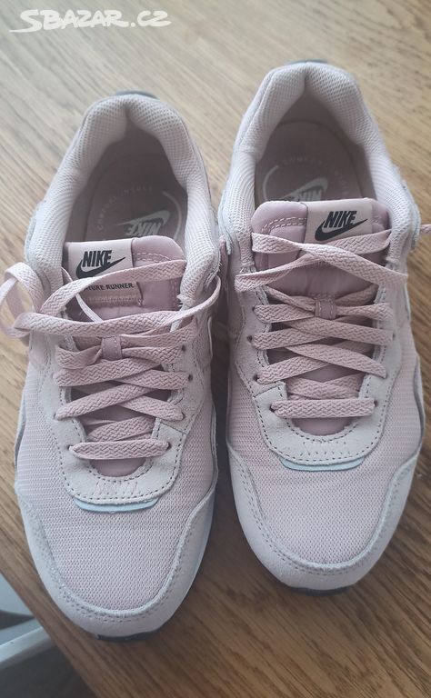 Tenisky NIKE Venture Runner Woman´s Pink vel.38