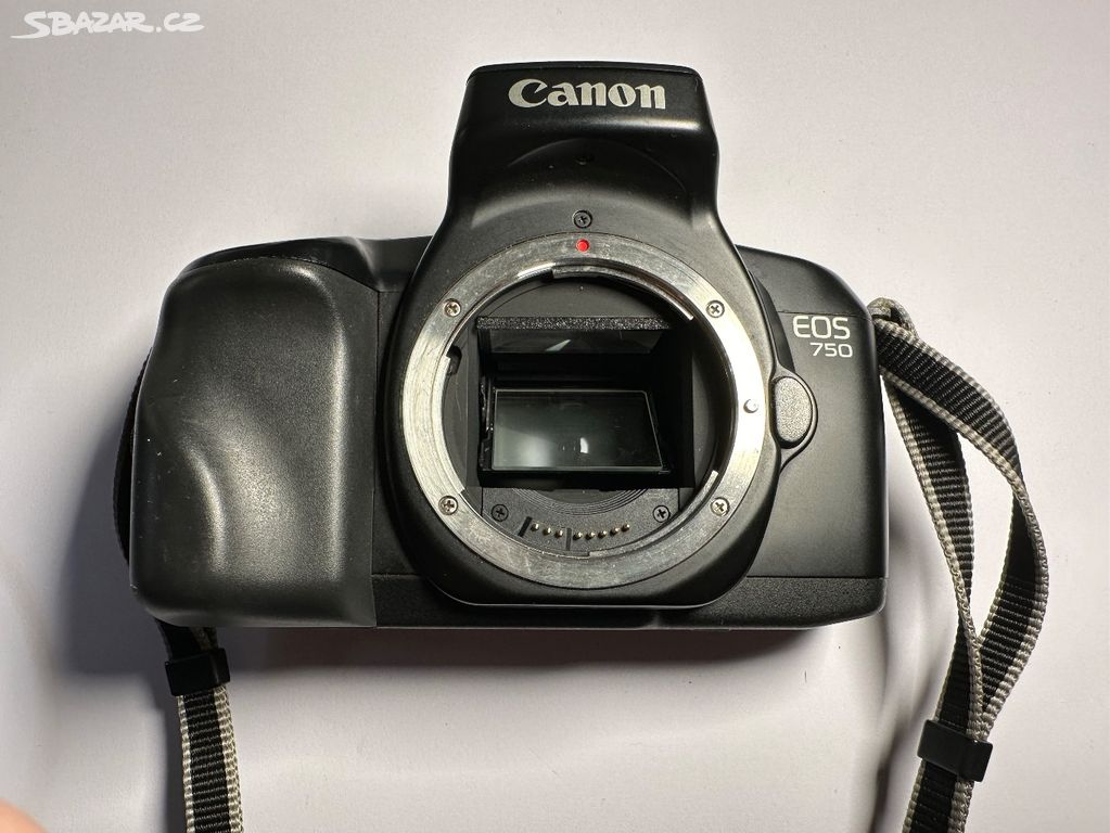 Canon EOS 750 Zrcadlovka