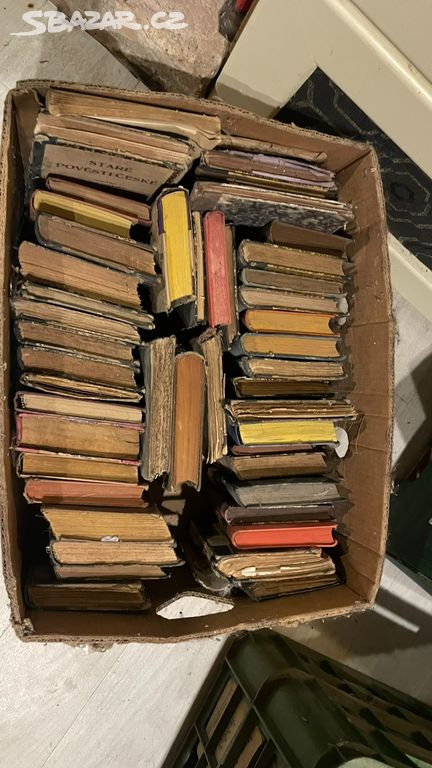 Knihy z let 1890 až 1930 - soubor 53 kusů