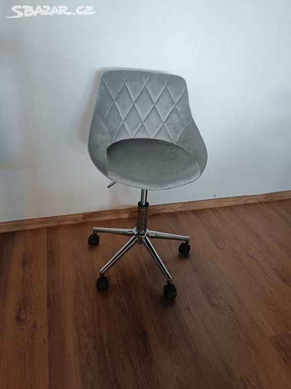 Nová židle na kolečkách K923