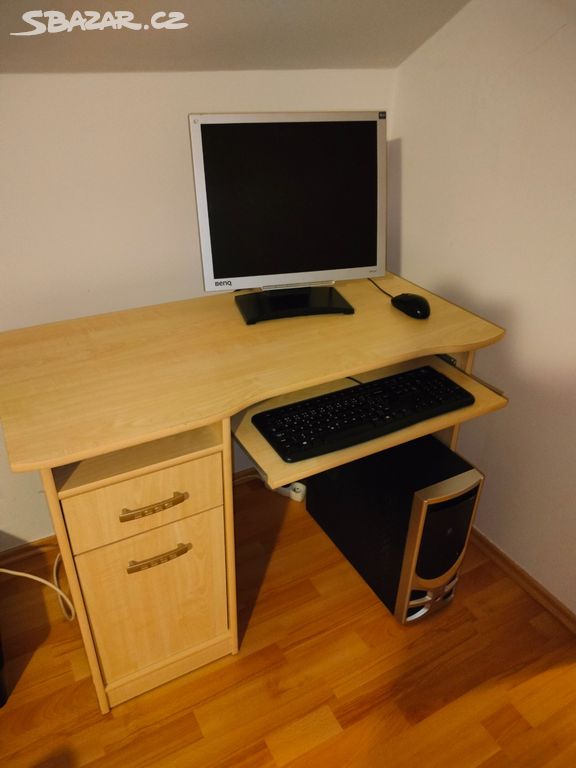 Počítač PC sestava vč. monitor, klávesnice atd.