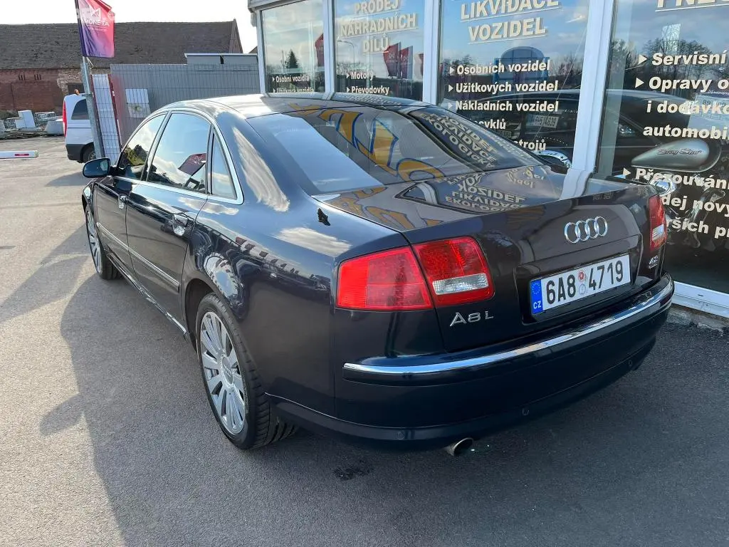Audi A8, 4,2 Long - Vládní vůz - fotka 5