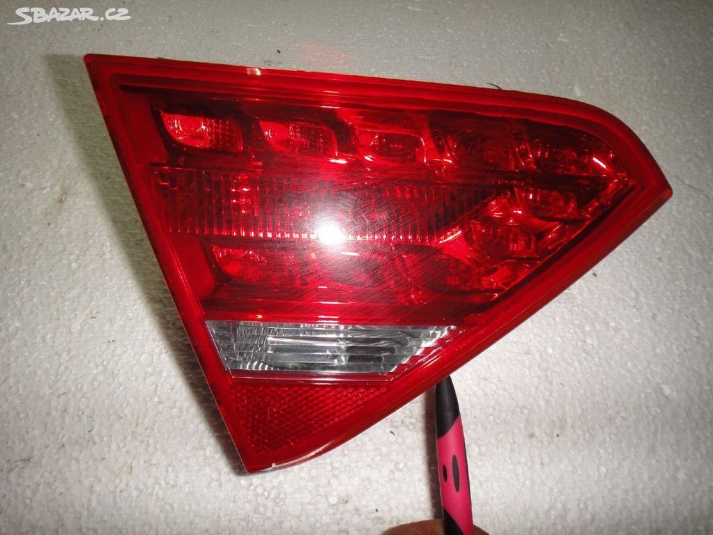 Levé zadní led světlo Audi 8T0945093A vnitřní