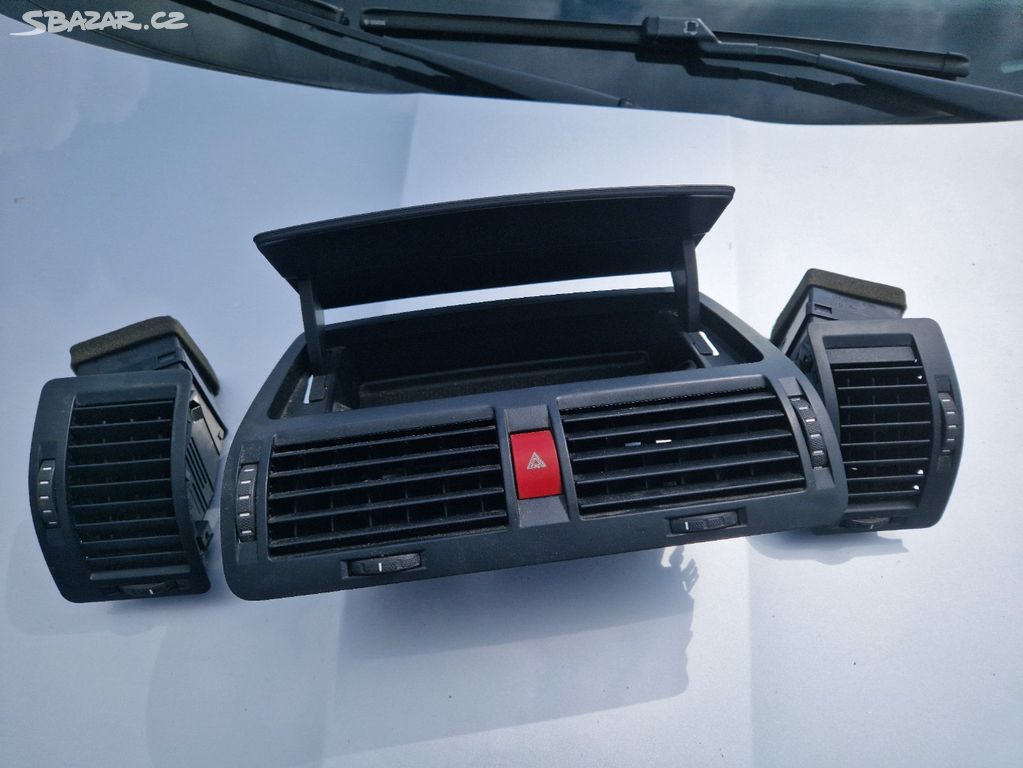 Škoda Octavia II - mřížky topení