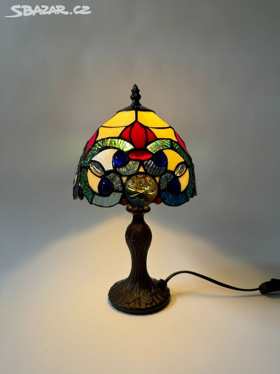 Tiffany stolní lampa v secesním stylu