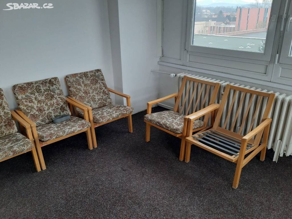 dřevěné židle/křesla