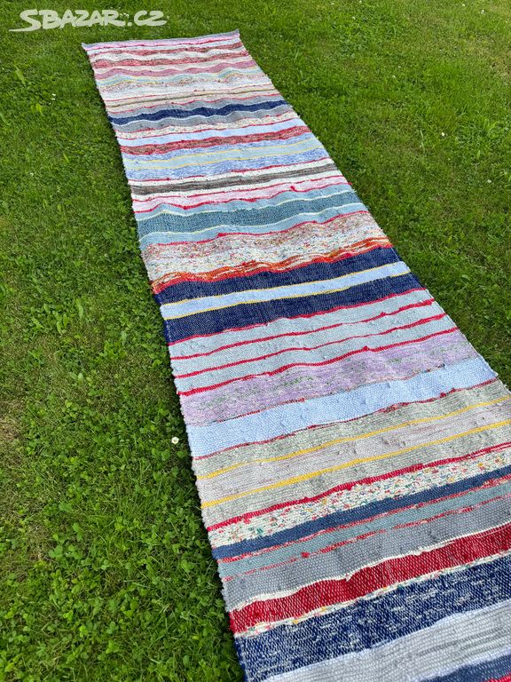 Dlouhý ručně tkaný koberec, 5m x 90cm