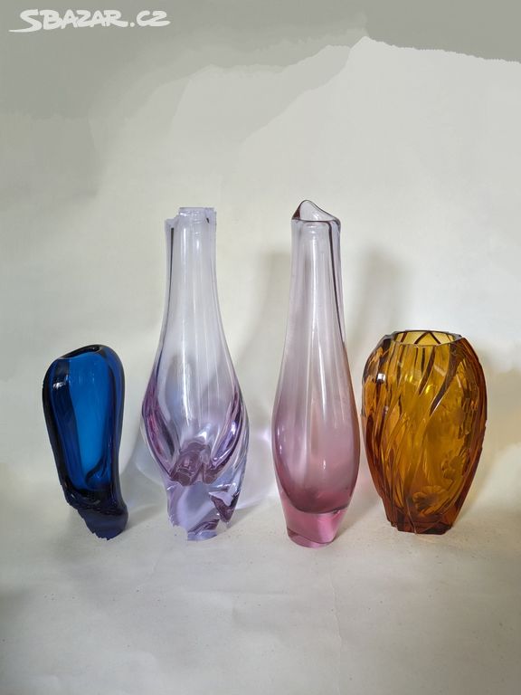 Váza - hutní sklo