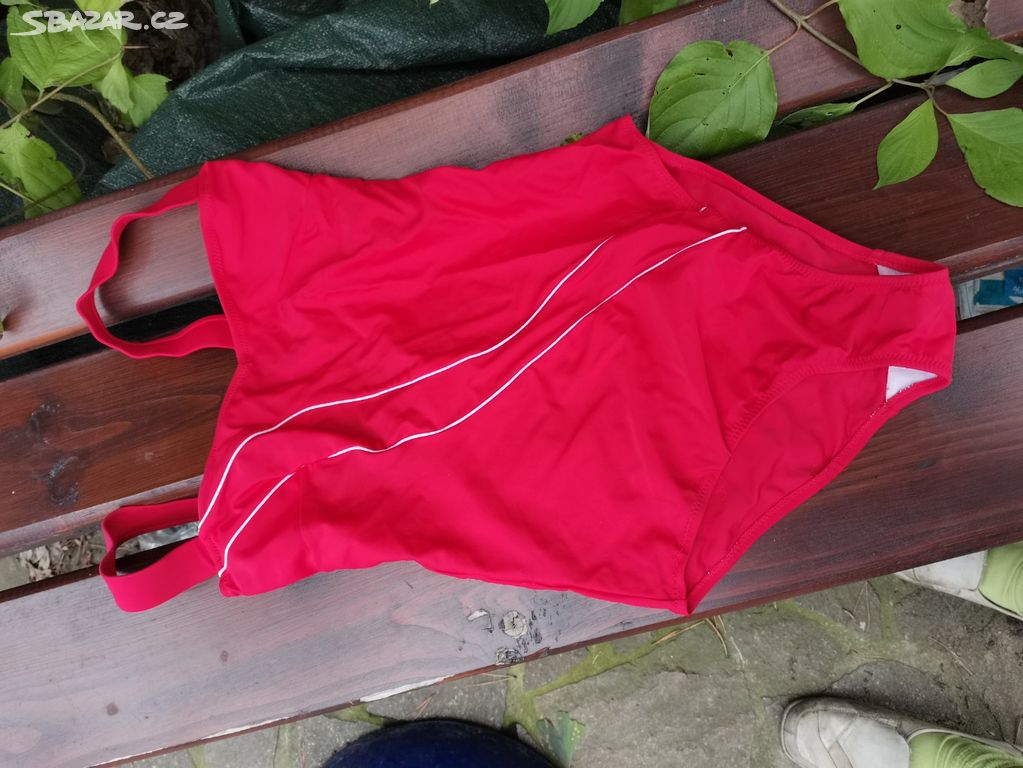 Plavky dámské červené sportovní bez košíčků  100Kč