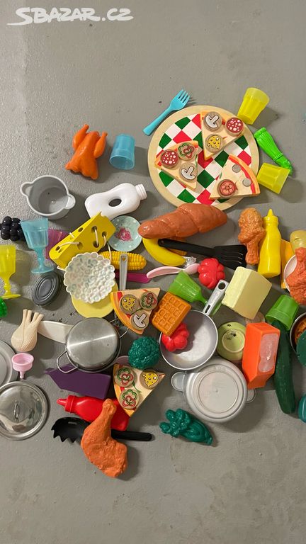 sada plastových hraček potraviny