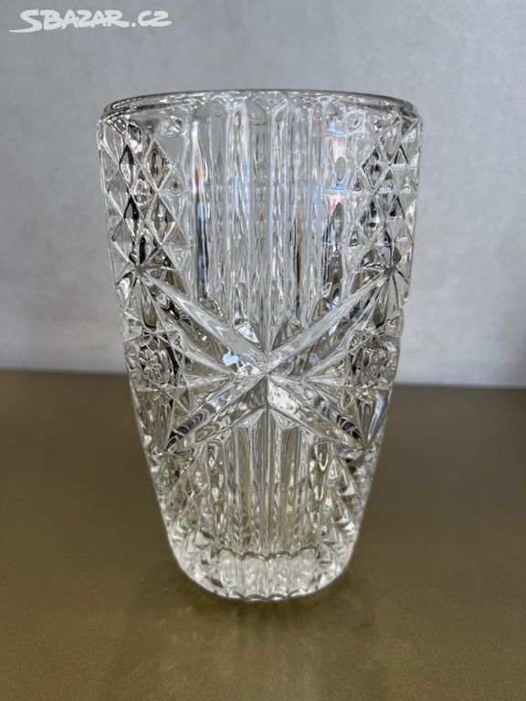 Váza - lisované sklo - druha polovina 20 století