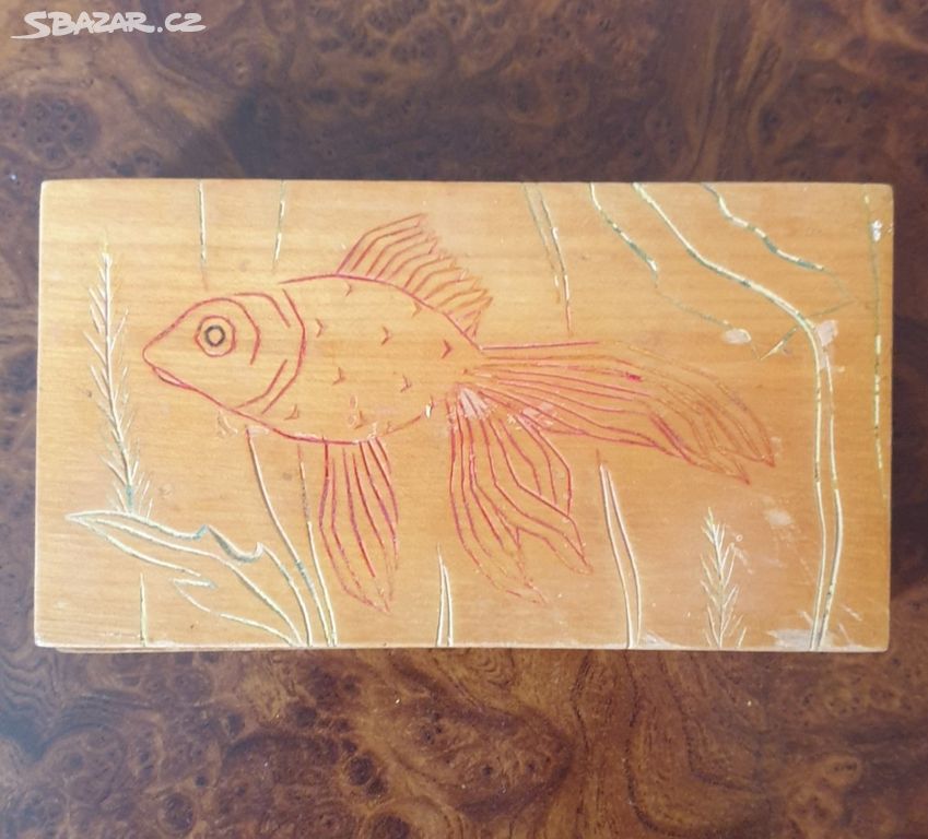 Dřevěná kazetka - krabička - šperkovnička s rybou