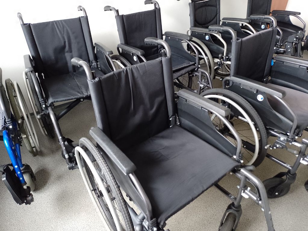 MECHANICKÉ skládací invalidní vozíky se ZÁRUKOU