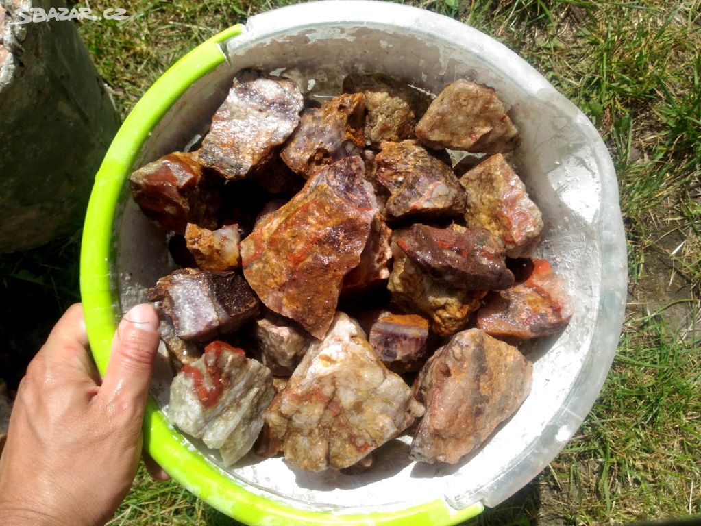 15 kg minerálů-Krušné hory,acháty, ametysty na řez