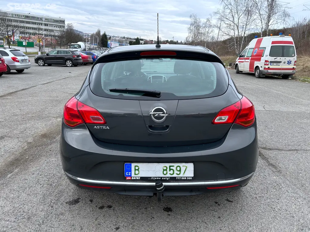 Opel Astra, J 1,6, tažné zařízení - fotka 6