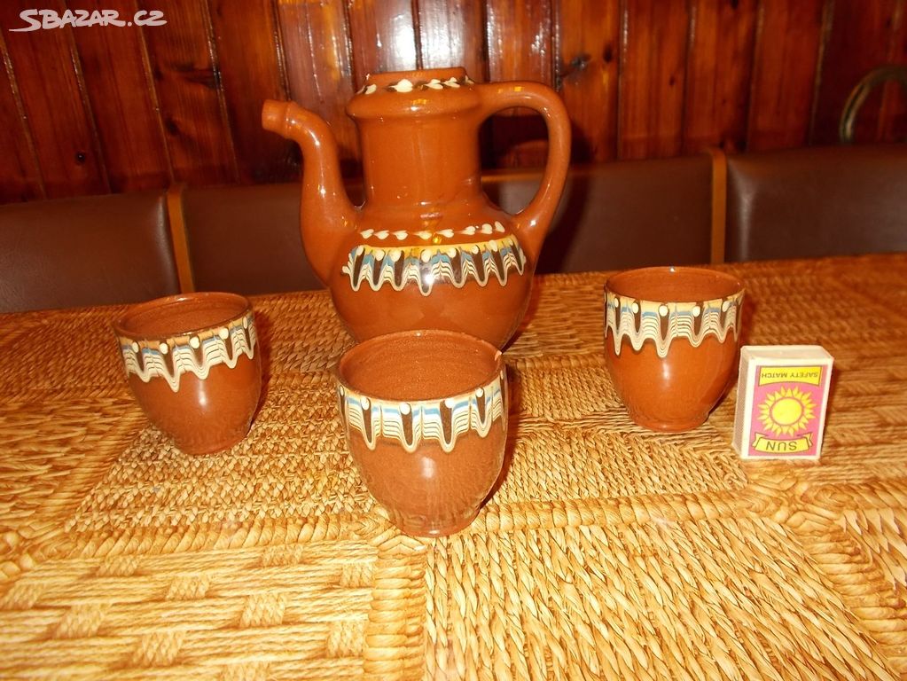 Dekorace z keramiky
