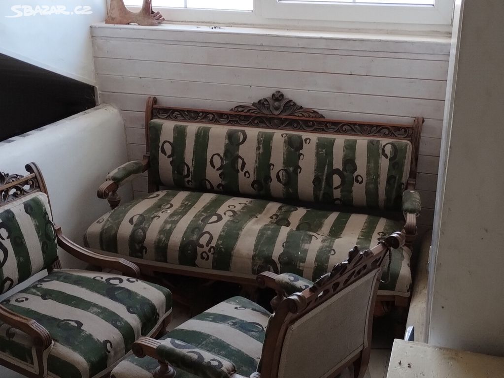 starožitný sedací nábytek