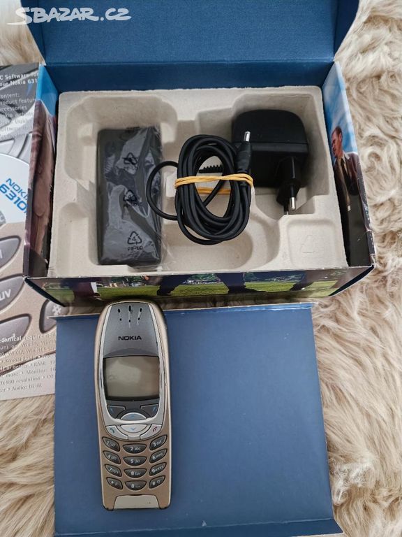 Nokia 6310i vč. krabice, návodu, nabíječky, CD