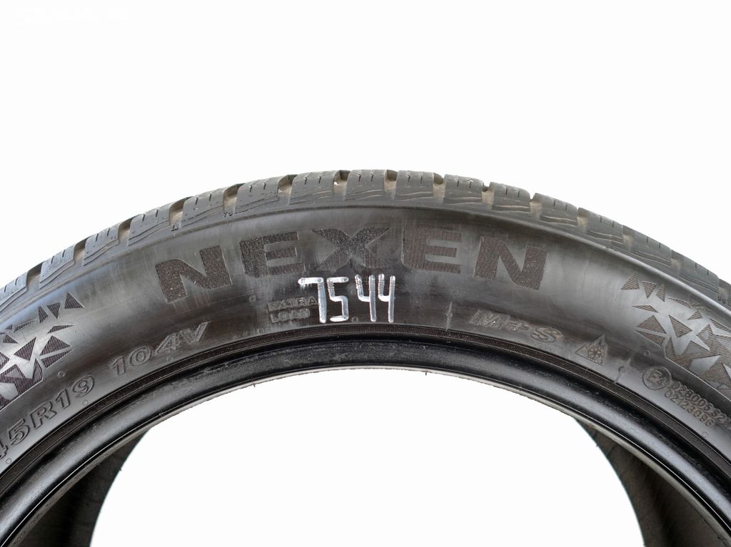Zimní pneu 255/45/19 Nexen 4ks P7544