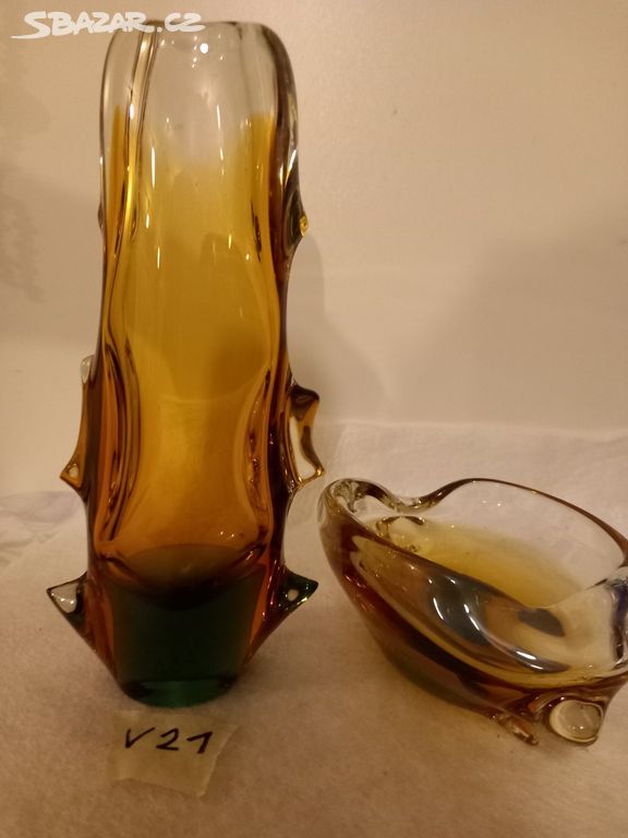Váza a popelník hutní sklo