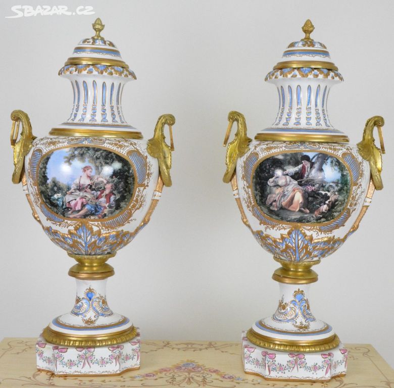 Zámecké porcelánové vázy - ručně zdobené