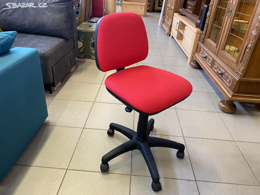 DAL - nová otočná židle na kolečkách