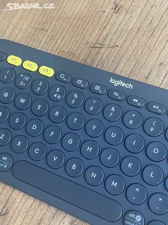 Bezdrátová klávesnice Logitech K380 Pebble