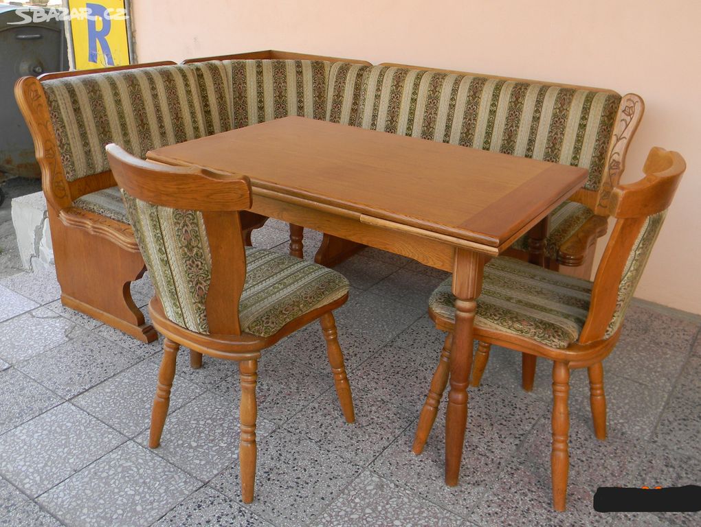 Rohová kuchyňská lavice, rozkládací stůl, 2x židle