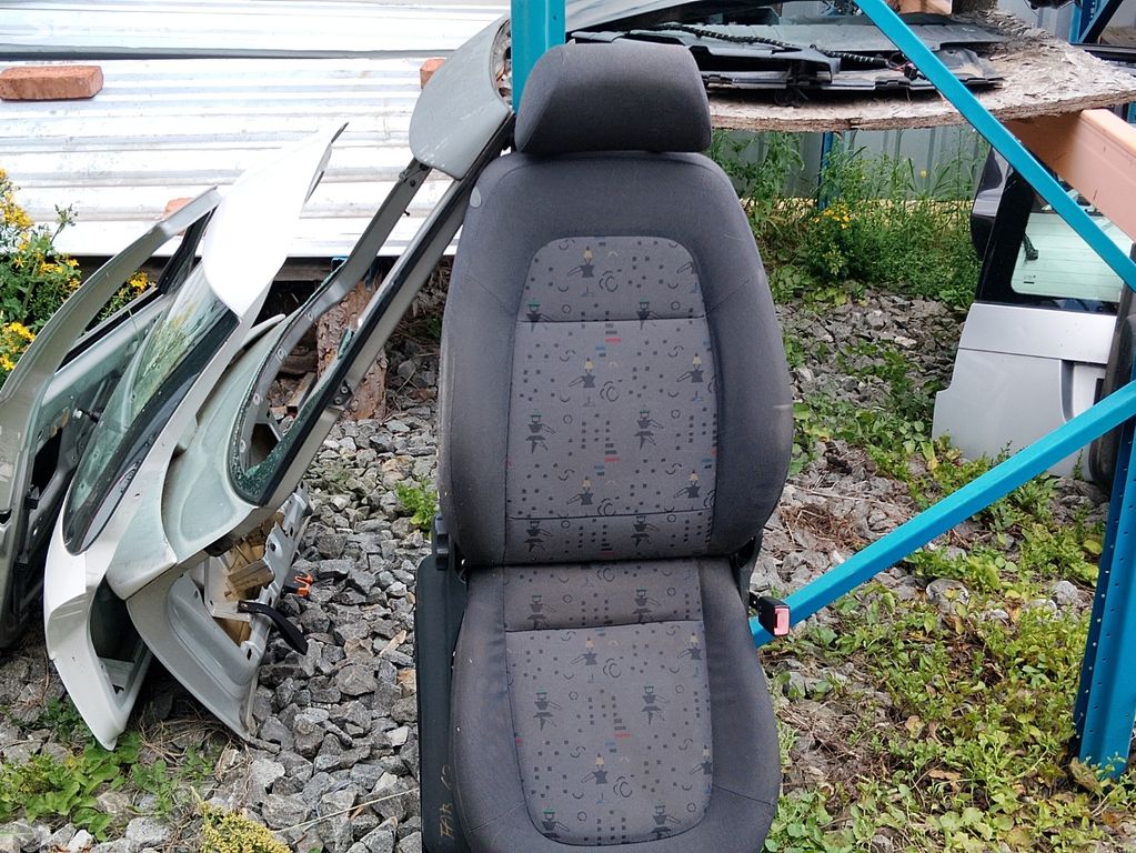 Škoda Fabia pravá přední sedačka