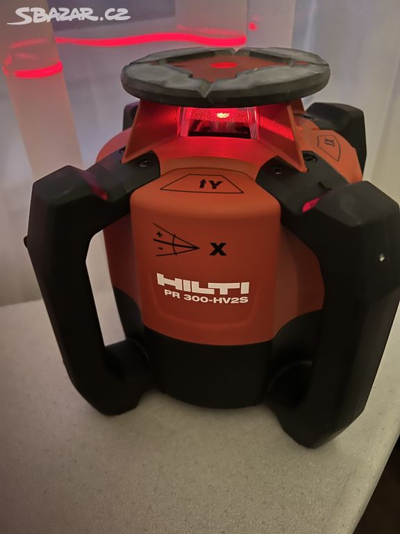 Laser Hilti PR 300 HV2S se stativem Hilti a latí