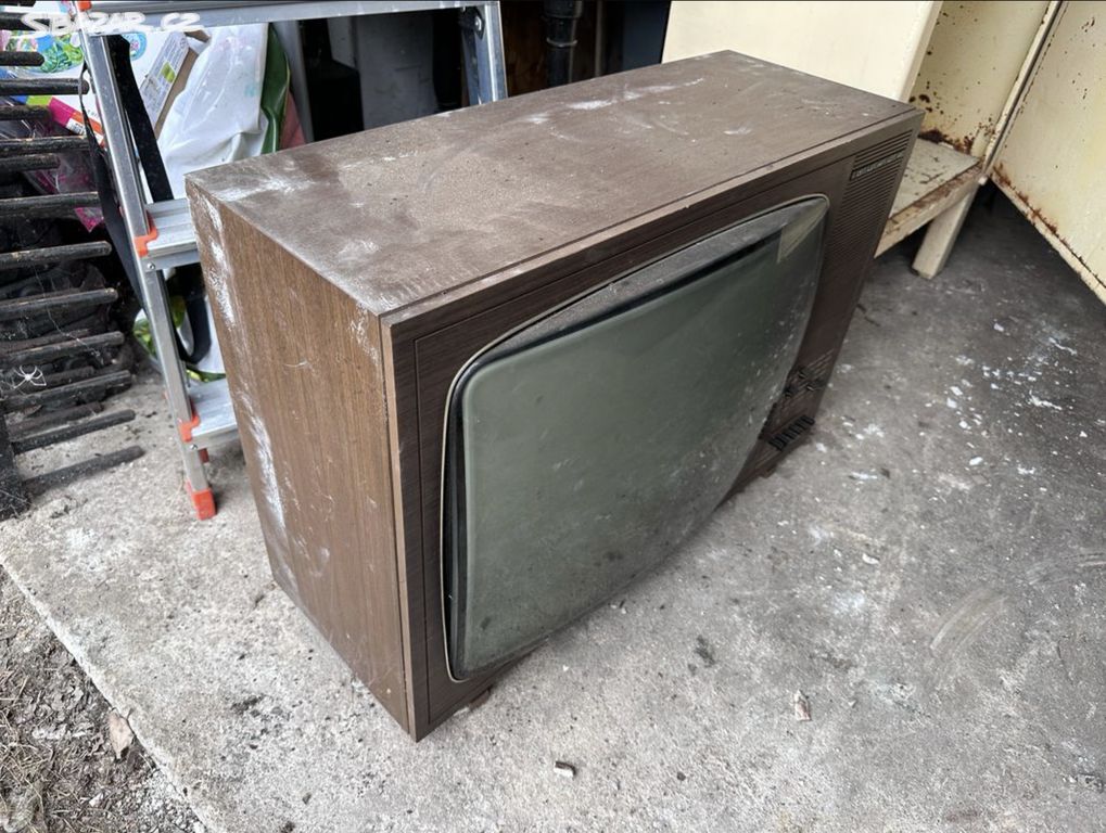 Starožitná televize Tesla 4260A "Dukla" 1974