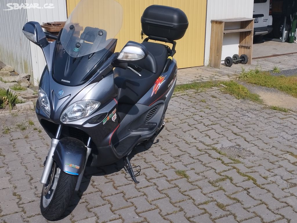 Skútr Piaggio X9 125 evo