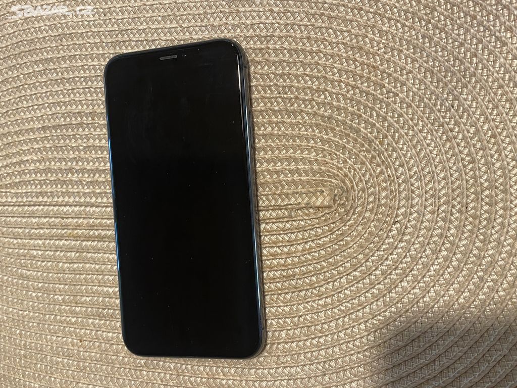 iPhone XS 64GB černý, top stav
