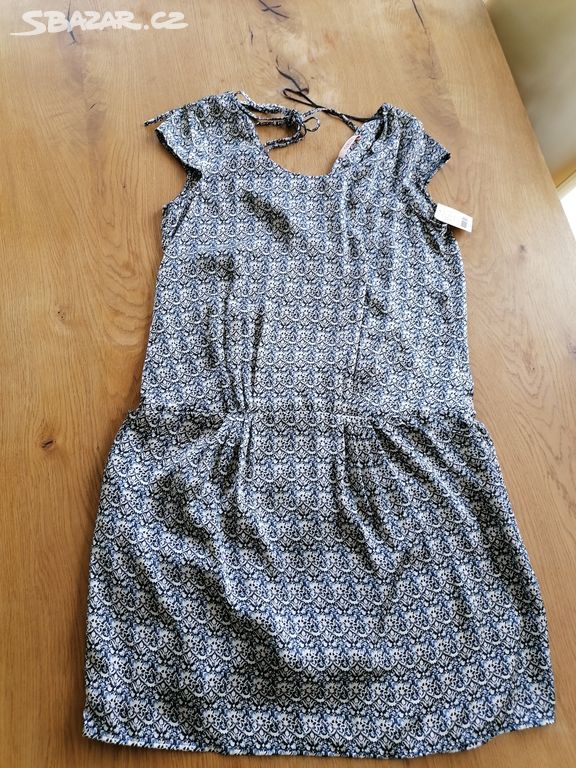 Nové dámské šaty vel. 38-40 S-M, nevhodný dárek