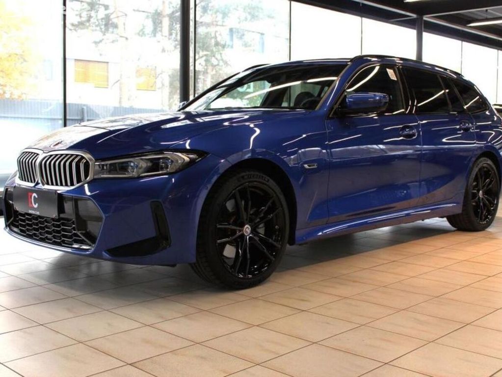 BMW Řada 3 330e Touring xDrive M Sport hybridní