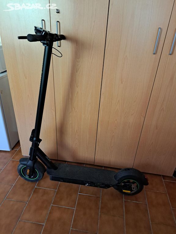 E-koloběžka Acer e scooter 5 téměř nová